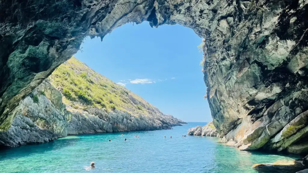 hidden places in Himara