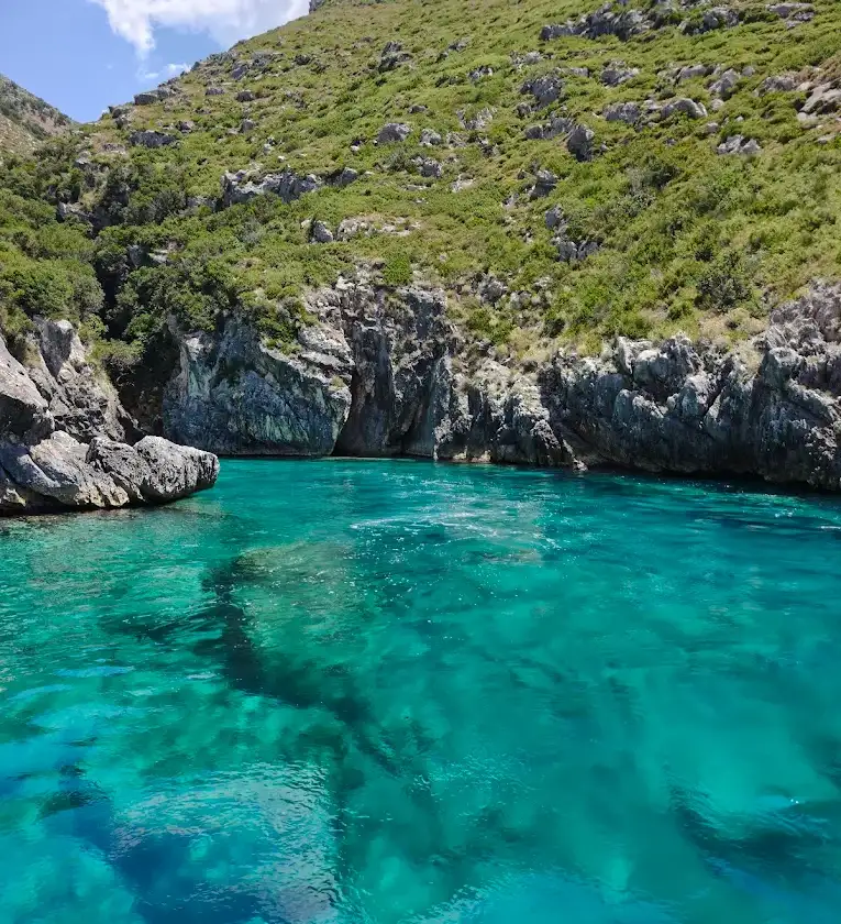 Is It Better to Book a Boat Tour in Advance in Himara?