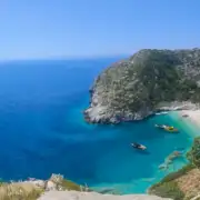 Can You Visit Grama Bay Without a Boat?